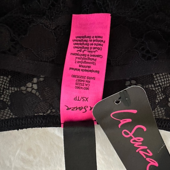 New with tags XS panties and C34 push up bras - Picture 15 of 15